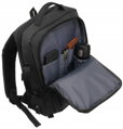 Cestovný batoh s priestorom pre notebook a USB portom - Peterson