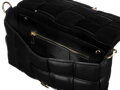 Elegantná kožená messenger taška so zapleteným motívom - Peterson