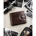Poziomy portfel męski ze skóry naturalnej w brązowym kolorze wyposażony w system RFID - Peterson