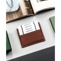 Brązowe, eleganckie etui na karty ze skóry naturalnej