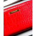 Duży portfel damski na karty odszyty ze skóry ekologicznej tłoczonej czerwony na zatrzask i suwak - 4u CAVALDI