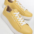 Damskie klasyczne sneakersy na platformie żółte 100-D-951-Y