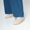 Damskie sneakersy skórzane z pikowaną cholewką kremowe 99-D-508-0