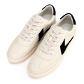 Zamszowe sneakersy z kontrastowymi wstawkami z ekoskóry beżowo - czarne 100-D-351-9