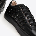 Damskie sneakersy skórzane z pikowaną cholewką czarne 99-D-508-1