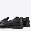 Damskie loafersy skórzane z ozdobnymi nitami czarne 99-D-959-1