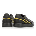 Męskie sneakersy ze skóry z kontrastowymi paskami czarno-żółte 92-M-511-1