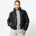 Dámska čierna bunda z ekologickej kože typu puffer 95-9D-100-1