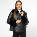 Damska kurtka z ekoskóry podszyta sztucznym futerkiem czarna 97-9W-001-1