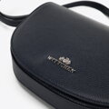 Damska saddle bag z groszkowanej skóry granatowa 29-4E-022-7