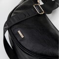 Damska torebka crossbody na szerokim pasku czarna 100-4Y-421-1
