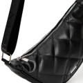 Damska torebka crossbody w geometryczne przeszycia czarno - srebrna 100-4Y-422-1S