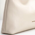Damska torebka typu hobo ze skóry naturalnej kremowa 102-4E-605-0