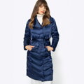 Damski płaszcz puchowy z kapturem granatowy 95-9D-401-N