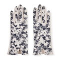 Damskie rękawiczki w kwiatowy wzór kremowo - czarne 39-6P-042-Y