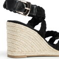 Damskie sandały na koturnie w plecione paski czarne 100-P-813-1