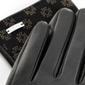 Damskie rękawiczki ze skóry naturalnej z monogramem czarne 39-6L-023-1