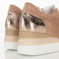 Damskie sneakersy zamszowe na koturnie w pasy zgaszony róż 95-D-654-P