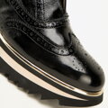 Damskie wsuwane sneakersy z lakierowanej skóry czarne 98-D-107-1