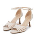 Eleganckie damskie sandały ze skóry naturalnej na szpilce kremowe 102-D-500-0