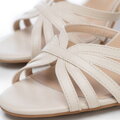 Eleganckie damskie sandały ze skóry naturalnej na szpilce kremowe 102-D-500-0