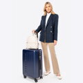 Damska marynarka z tkaniny boucle długa granatowa 100-9X-502-N