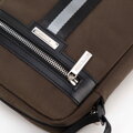 Pánska crossbody taška s dekoratívnou stuhou zelená 100-4U-905-Z