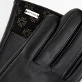 Damskie rękawiczki skórzane z monogramem na brzegu czarne 39-6A-023-1