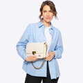 Skórzana torebka crossbody z łańcuszkiem kremowa 100-4E-206-0
