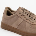 Sneakersy męskie ze skóry zamszowej ciemny beż 100-M-500-9