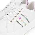 Sneakersy z imitacji skóry z ozdobami biało - różowe 100-DP-500-P