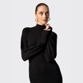 Dzianinowa sukienka midi z golfem czarna 103-99-901-1