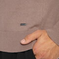 Sweter męski z bawełny z domieszką kaszmiru ciemny beż M0-99-106-9