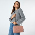 Damska torebka crossbody skórzana w romby różowa 99-4E-603-P