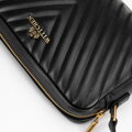 Damska torebka crossbody ze skóry w przeszycia czarna 100-4E-629-1