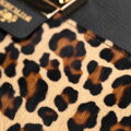 Torebka na ramię ze skóry naturalnej w motyw panterki czarno - brązowa 102-4E-002-11