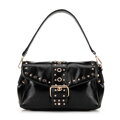 Damska crossbody z ekoskóry w dekoracyjne nity czarna 100-4Y-207-1