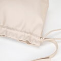 Damska torebka crossbody z dekoracyjnymi wiązaniami kremowa 100-4Y-435-9