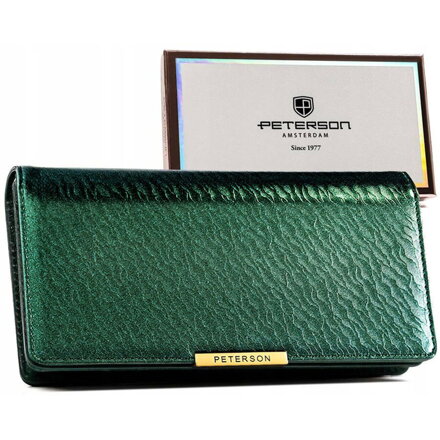 Zielony portfel damski ze skóry ekologicznej zamykany na zatrzask i suwak - Peterson Zielony portfel damski ze skóry ekologicznej zamykany na zatrzask i suwak - Peterson