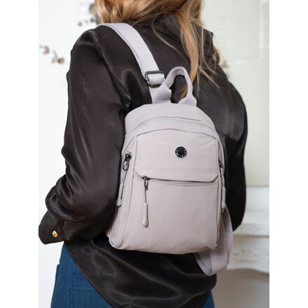 Dámsky mestský ruksak z polyesteru v módnej lila farbe - Peterson