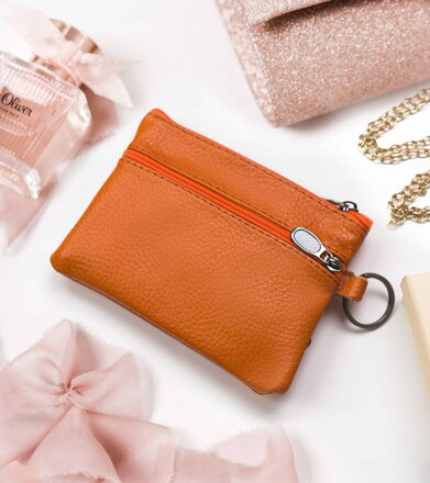 Kožené puzdro na kľúče so štyrmi vreckami Kožené puzdro na kľúče so štyrmi vreckami