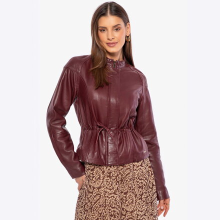 Damska kurtka skórzana z paskiem w talii bordowa 100-09-402-3
