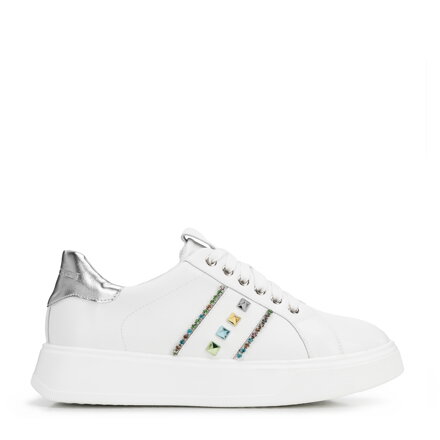 Sneakersy z imitacji skóry z ozdobami biało - srebrne 100-DP-500-G