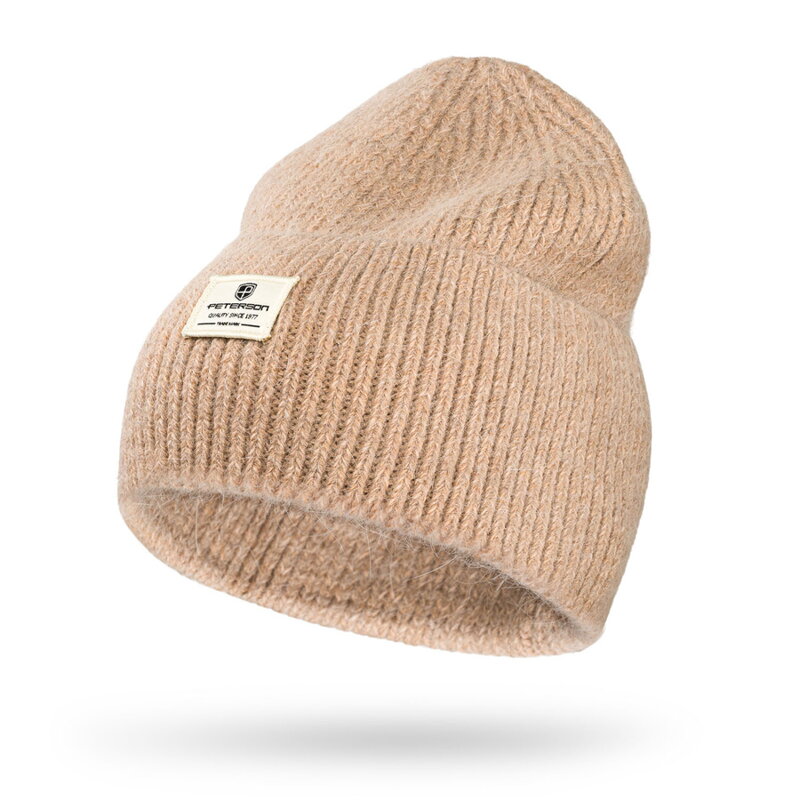 Beżowa czapka damska beanie w uniwersalnym rozmiarze z logo marki - Peterson Beżowa czapka damska beanie w uniwersalnym rozmiarze z logo marki - Peterson