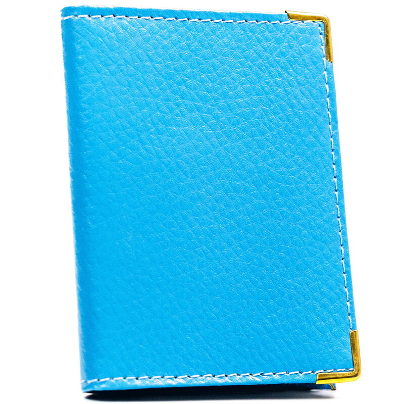 Skórzane, błękitne etui na karty w orientacji pionowej
