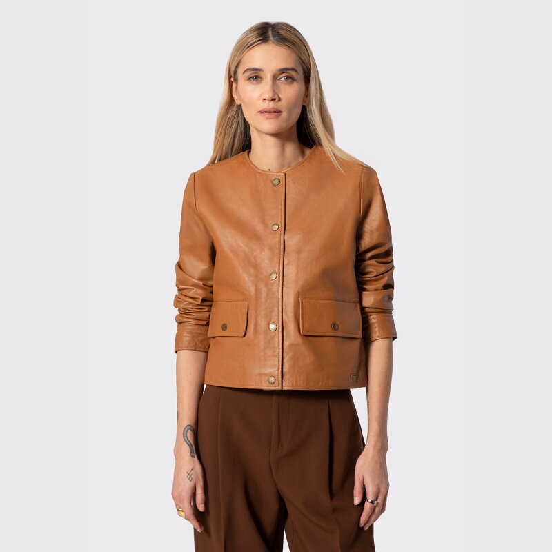 Dámska hnedá bunda z kože 100-09-802-5