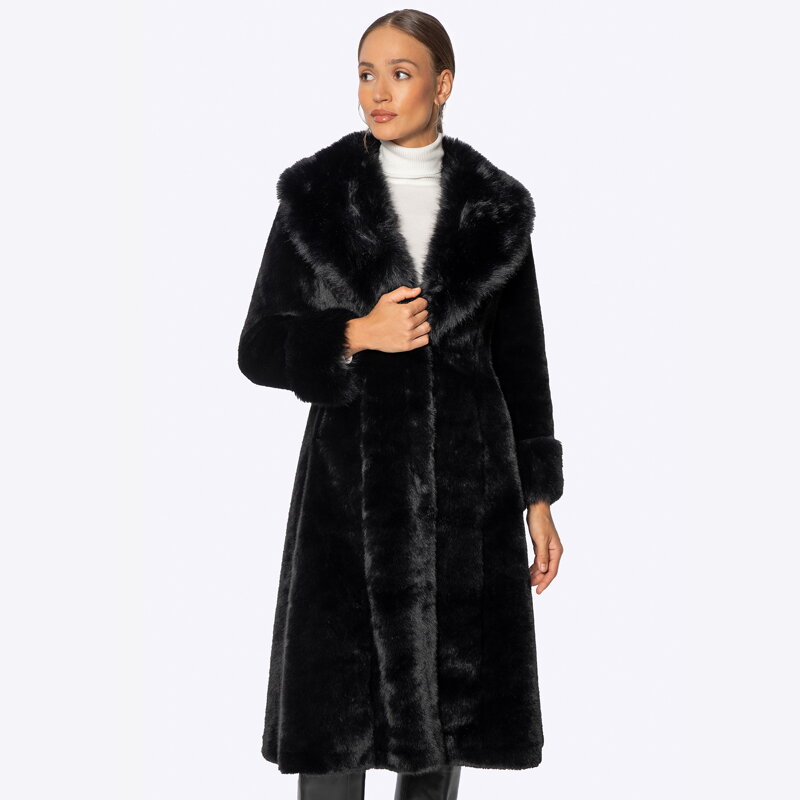 Damski płaszcz oversize ze sztucznego futra czarny 101-9W-200-1