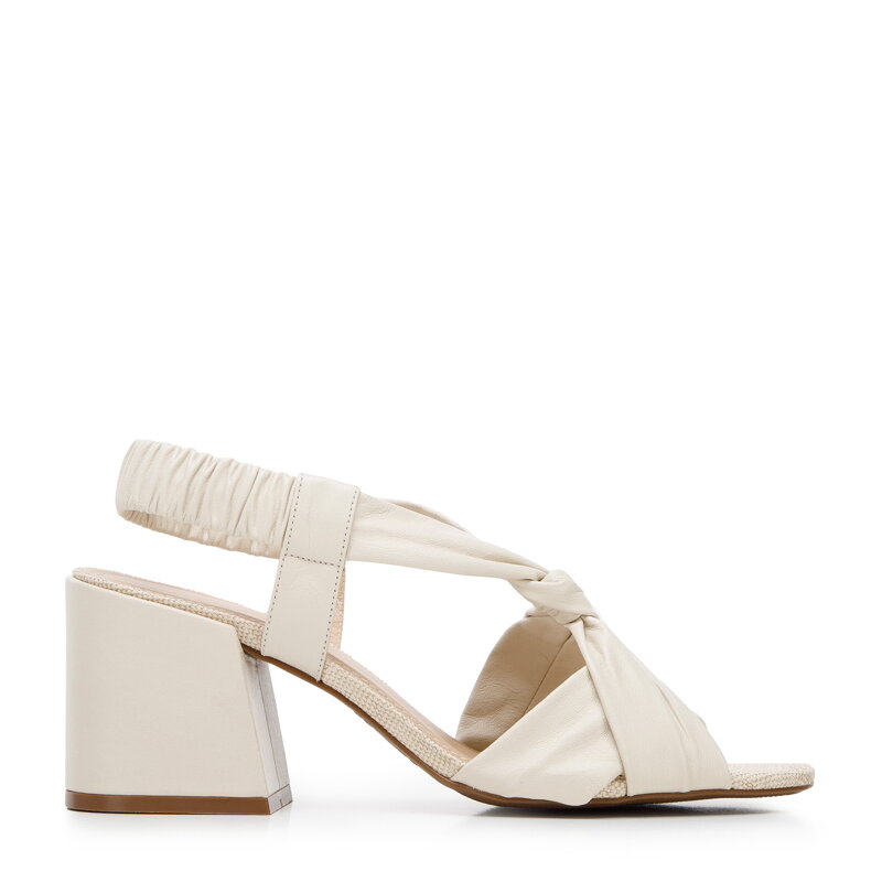 Damskie sandały skórzane z supełkiem na obcasie kremowe 94-D-754-0