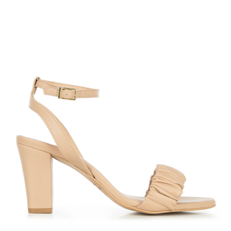 Damskie sandały z marszczonej skóry na słupku beżowe 94-D-804-9