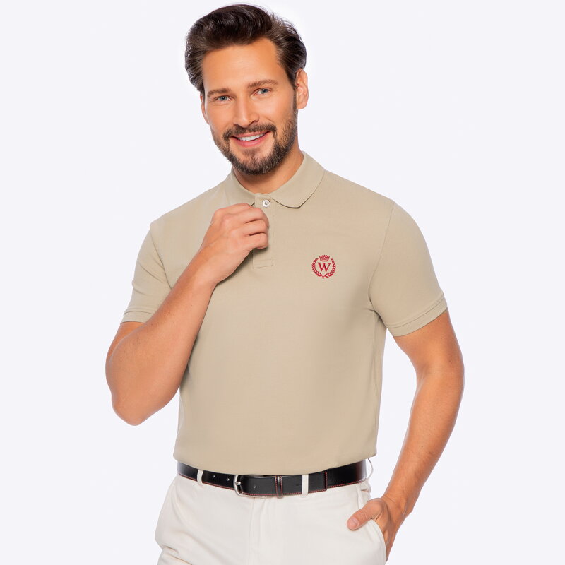 Koszulka polo męska bawełniana z kolorowym logo beżowa M0-99-101-9 Koszulka polo męska bawełniana z kolorowym logo beżowa M0-99-101-9